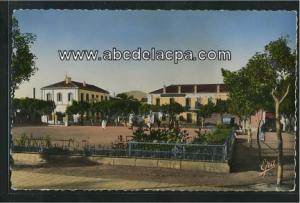 Hadjout (Marengo)  - la place et les banques