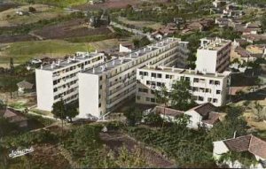 Médéa  - les nouveaux h.l.m. sur la route de lodi