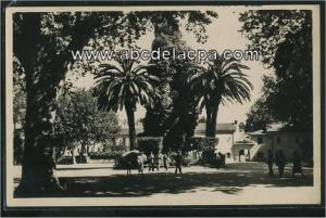 Miliana  - la place et l'horloge monumentale