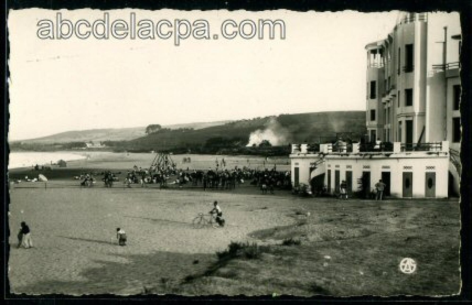 Djidjelli  - le casino et la plage