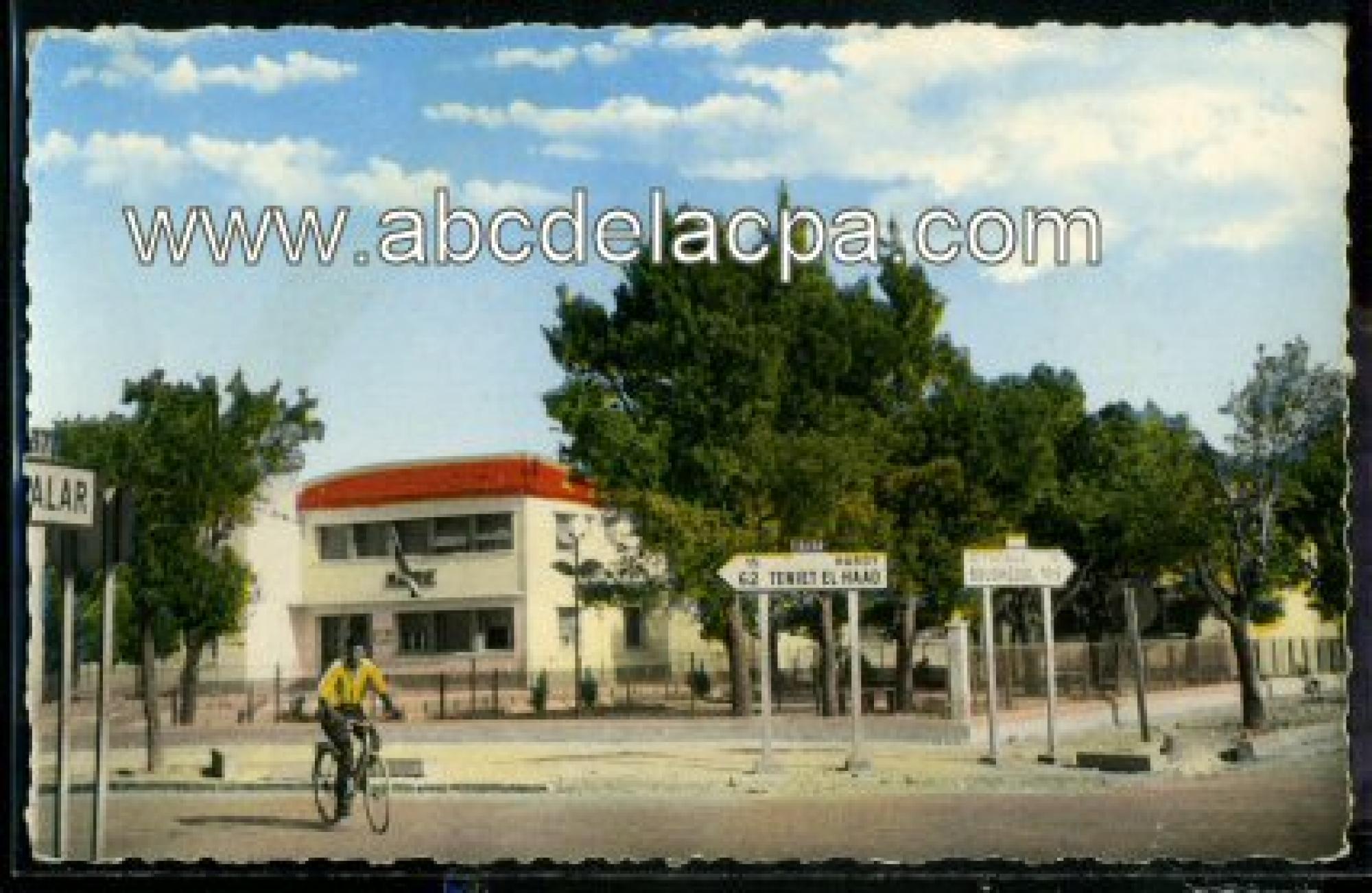 Hamadia (Victor   Hugo)  - place de la mairie et le carrefour