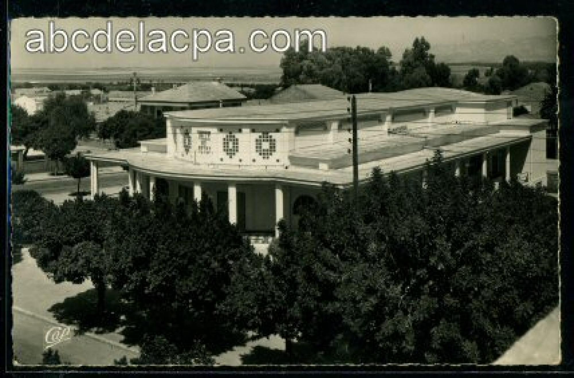 Inkermann (Oued   Rhiou)  - la salle des fêtes