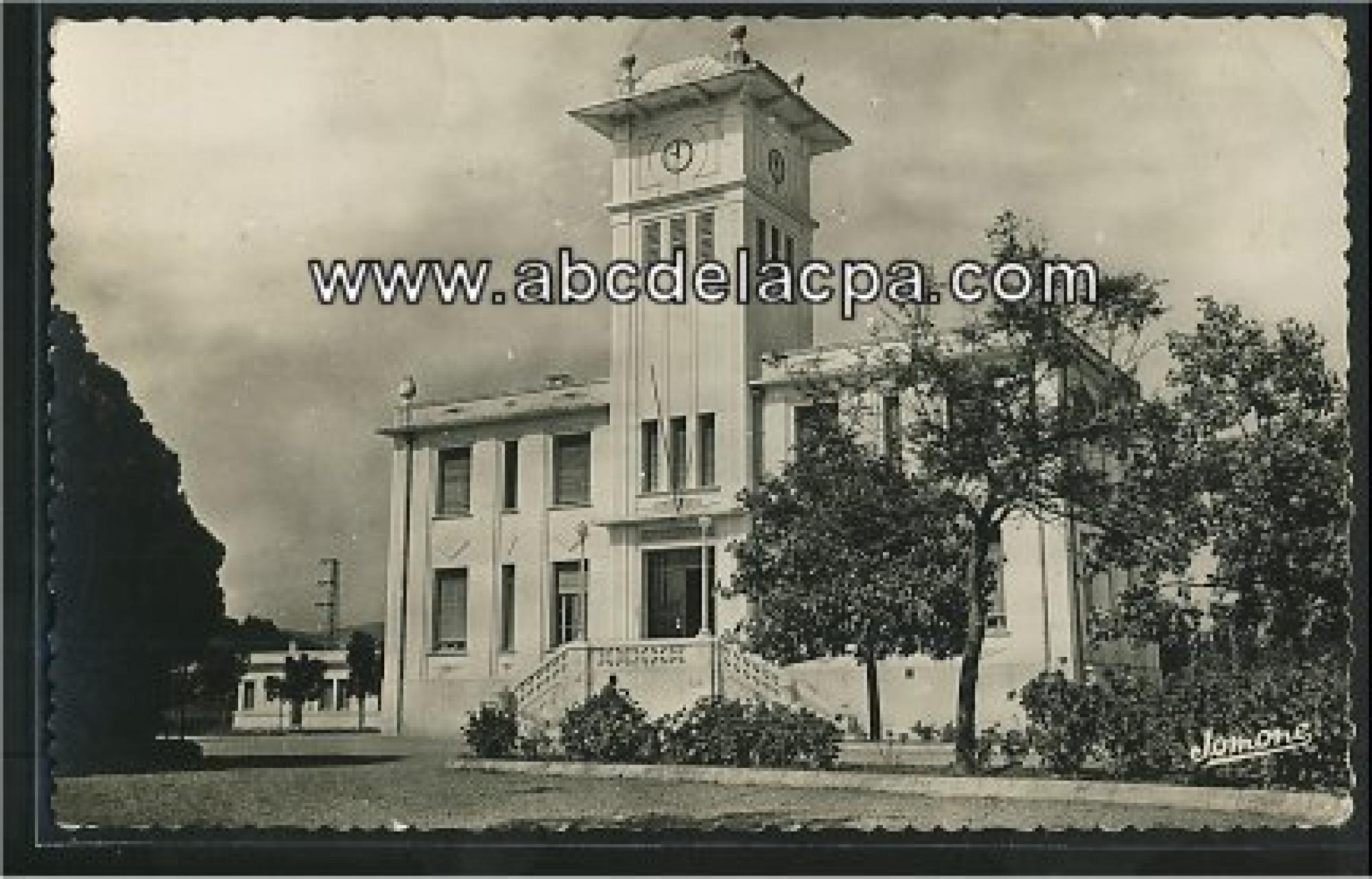 Issers (Les)  - la mairie