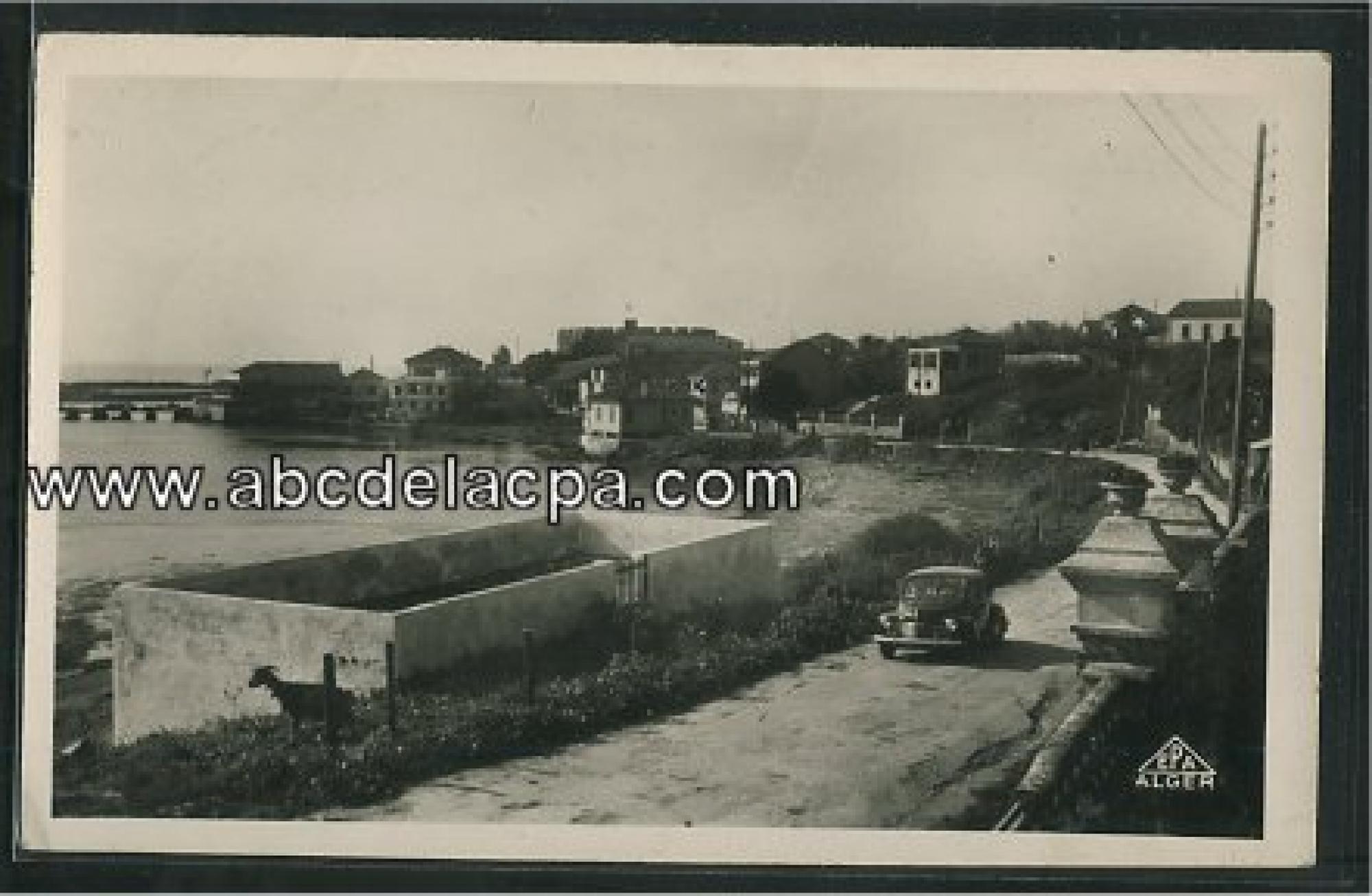 La Pérouse   (Tamentfoust)  - un coin de la plage et les villas