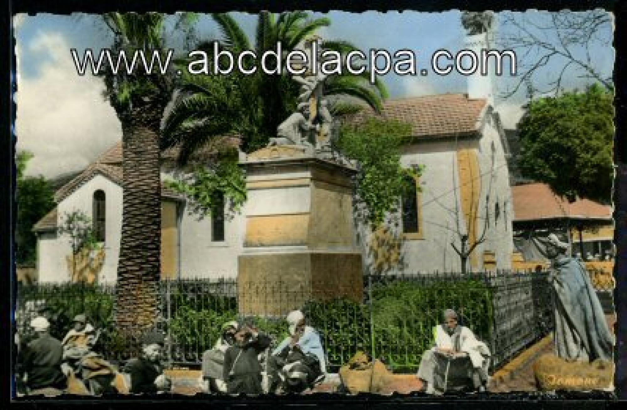 Lakhdaria (Palestro)  - le monument aux morts