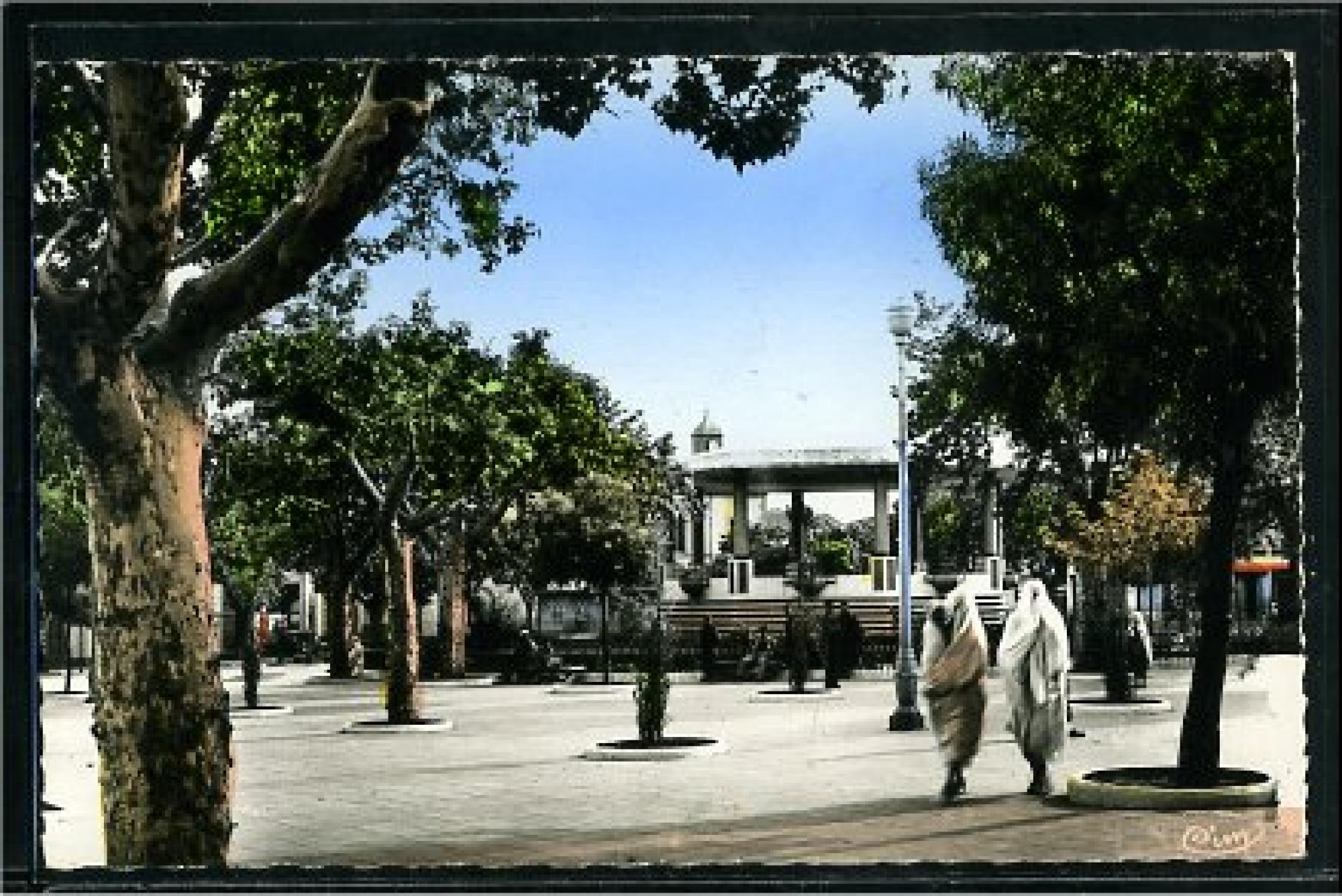 Médéa  - place centrale