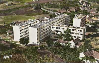 Médéa  - les nouveaux h.l.m. sur la route de lodi