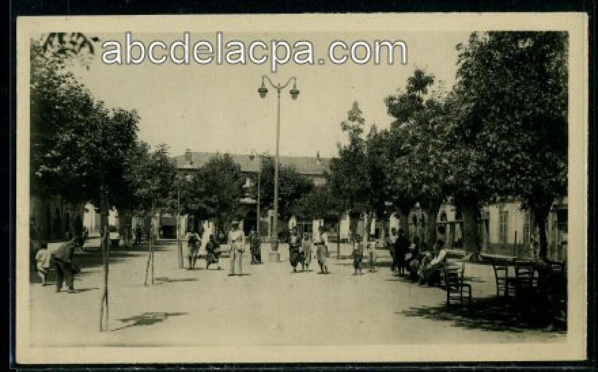 Médéa  - place d'armes