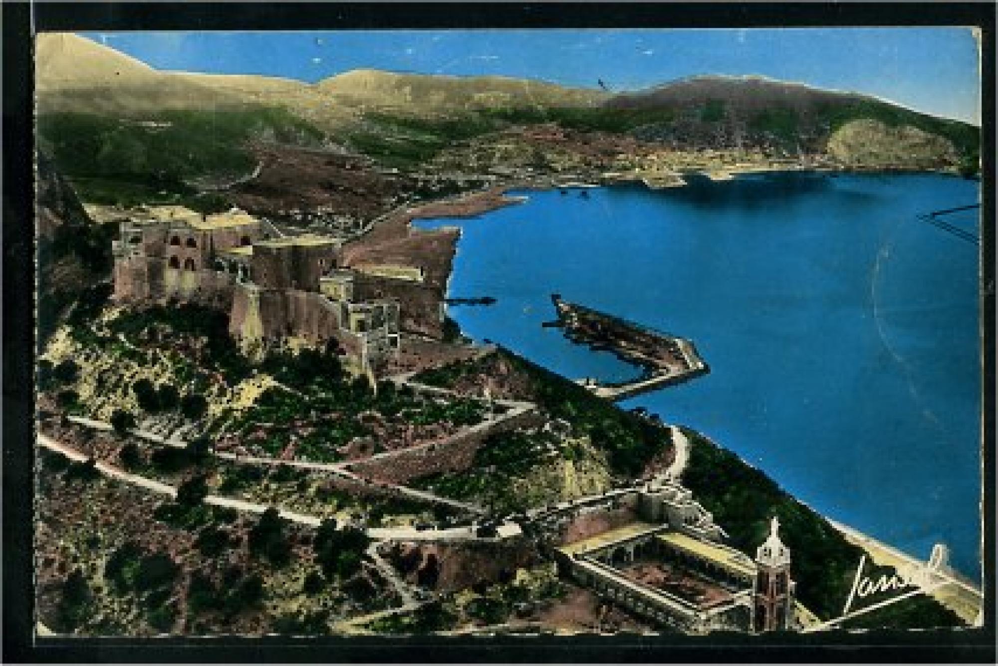 Mers el   Kébir  - vue aérienne sur le fort de santa cruz, la chapelle. dans le fond, baie de mers el kébir