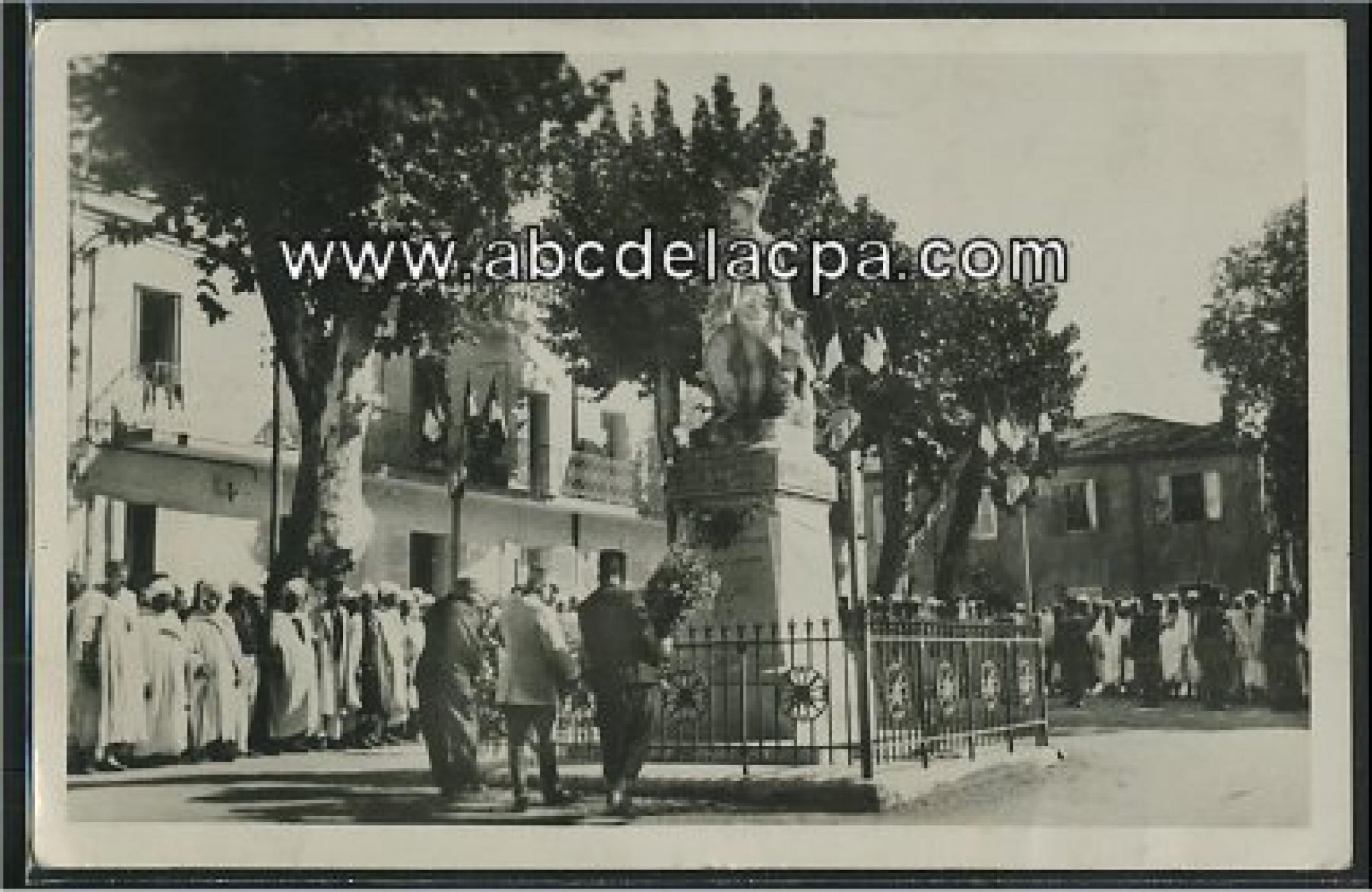 Miliana  - place du monument aux morts