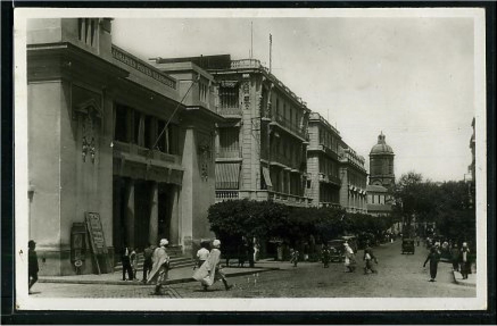 Mostaganem  - poste et avenue du 1er de ligne