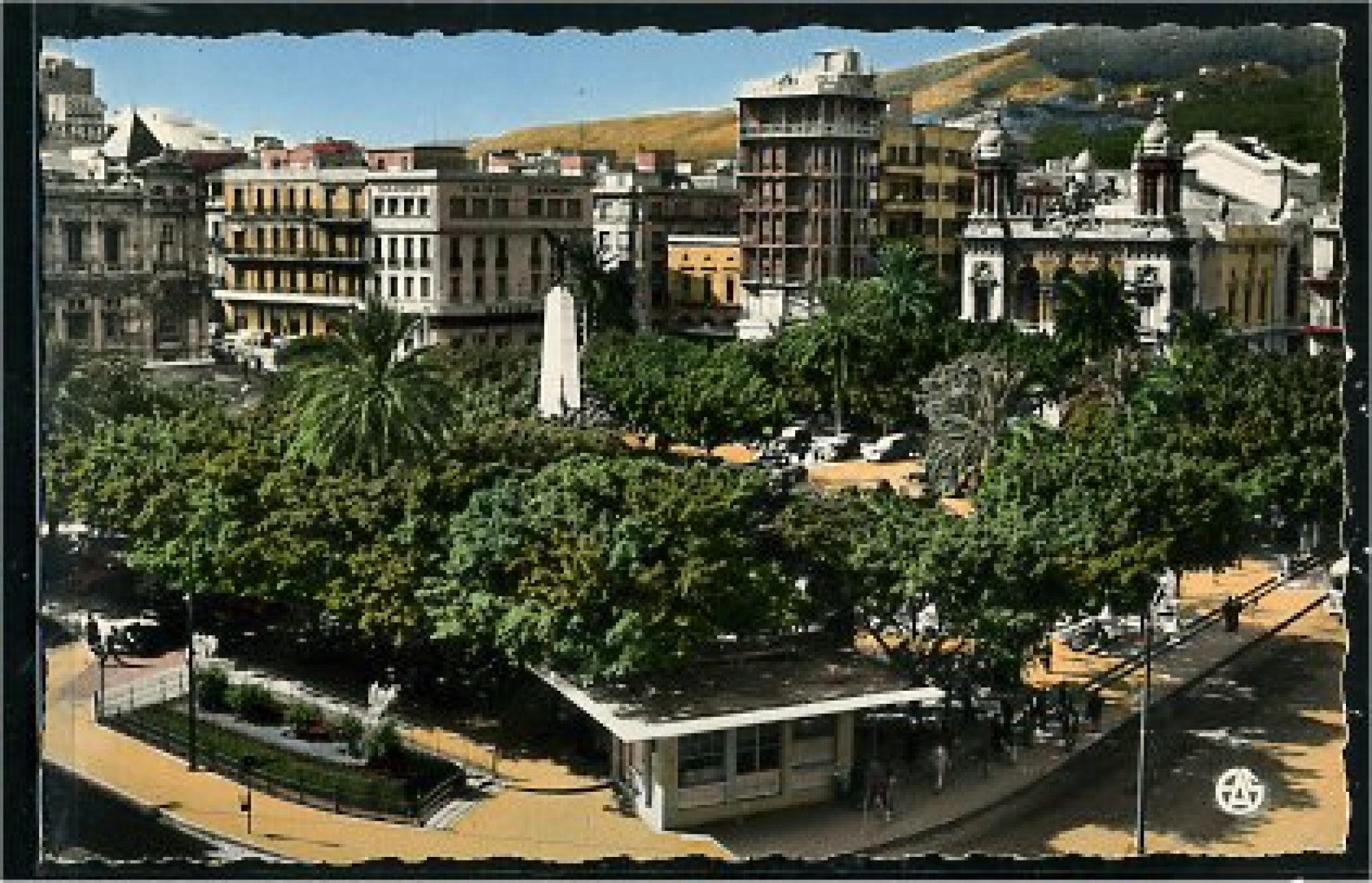 Oran - Rues  - la place foch