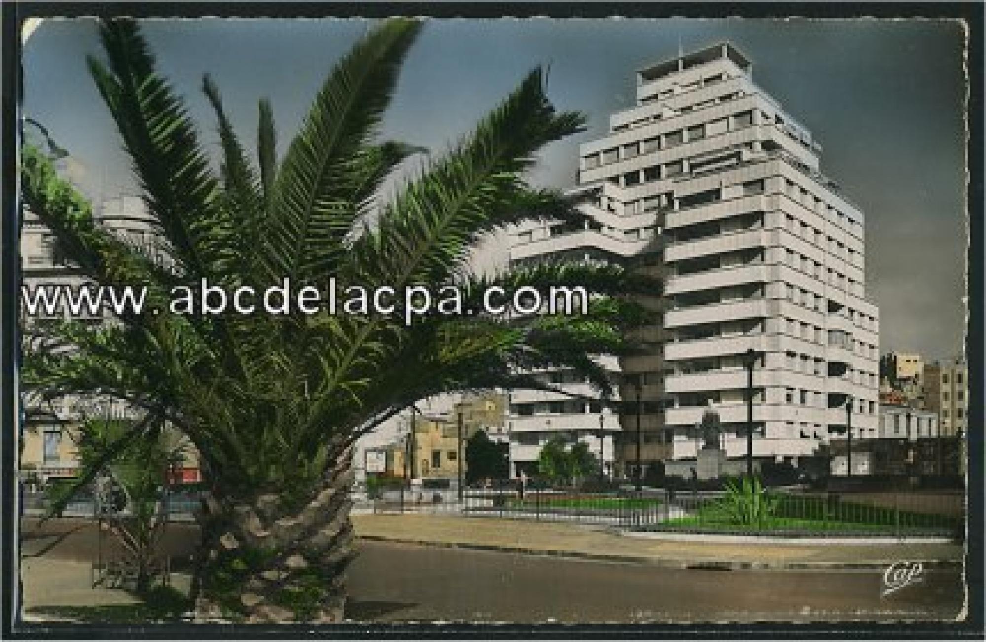 Oran - Rues  - le square lyautey