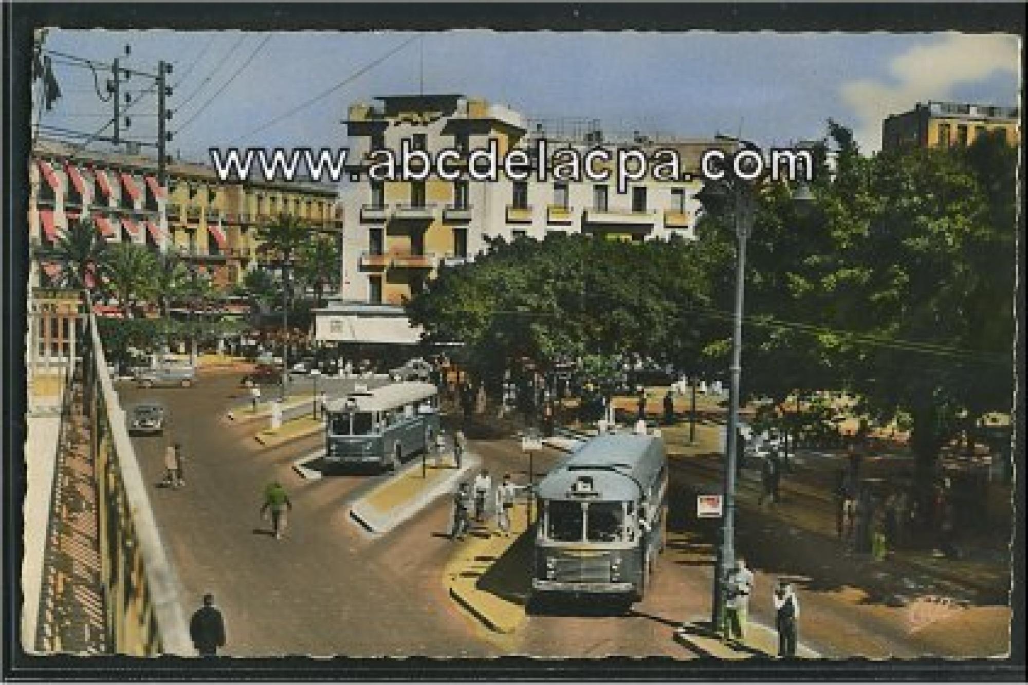 Oran - Rues  - la place foch
