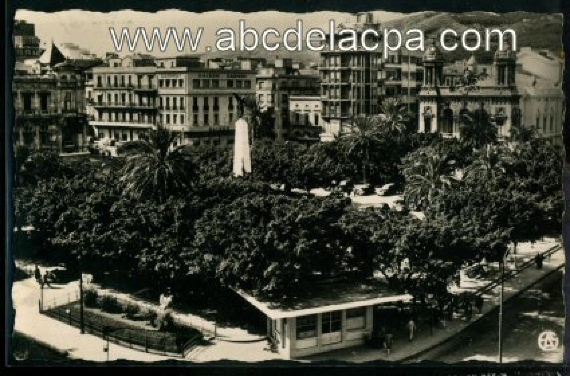Oran - Rues  - la place foch
