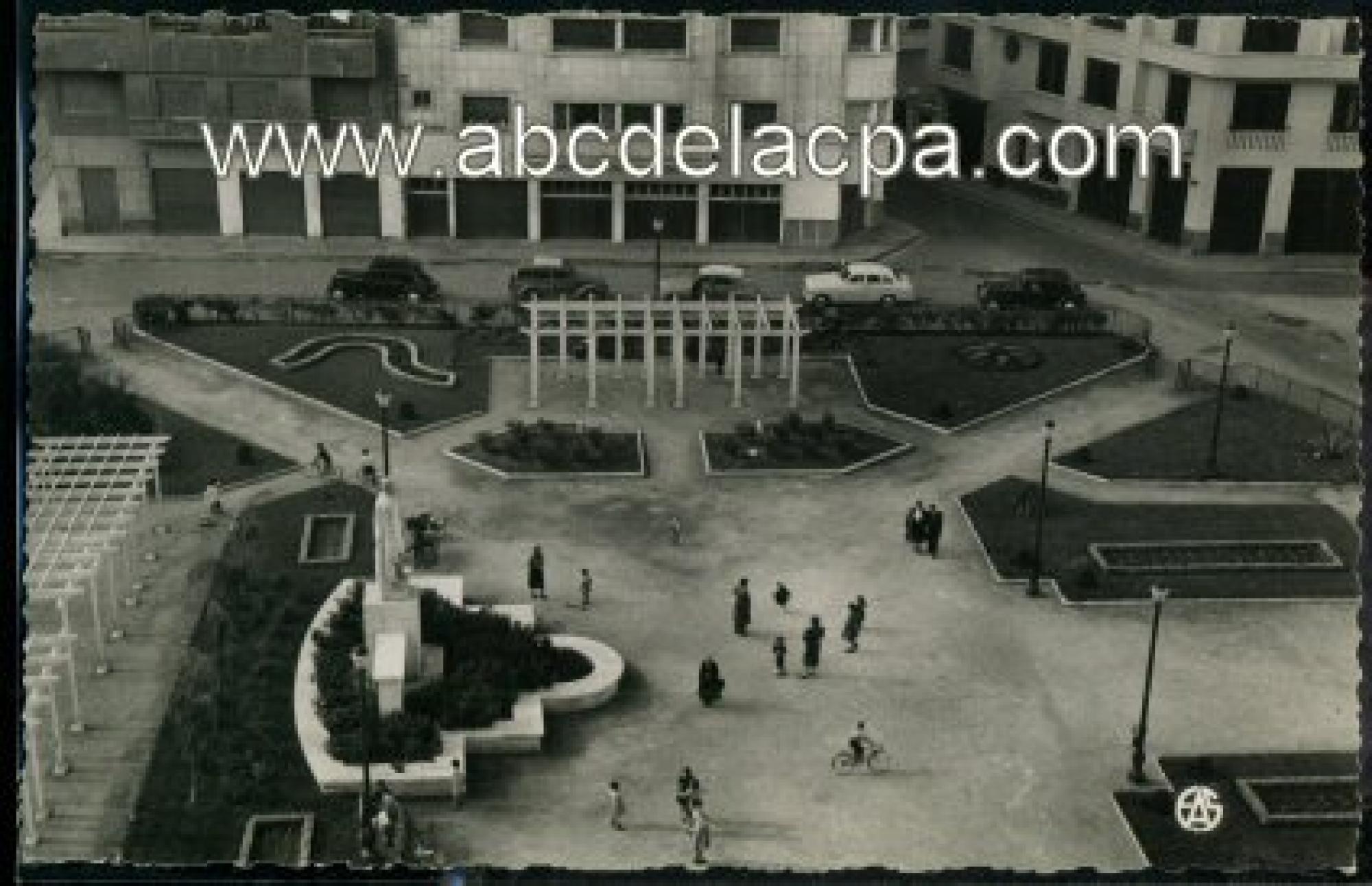 Oran - Rues  - le square lyautey