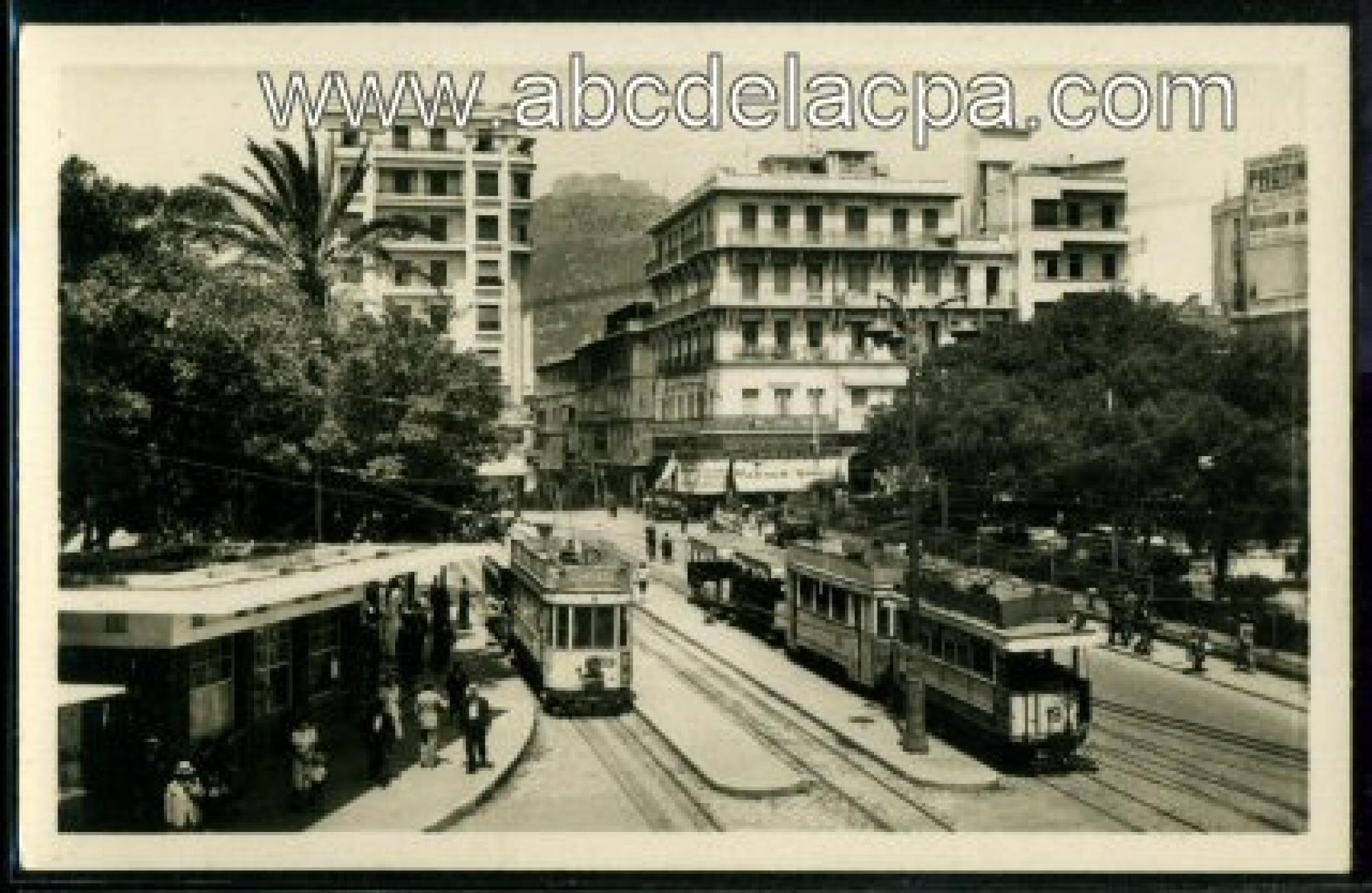 Oran - Rues  - place du maréchal foch et la station des tramways