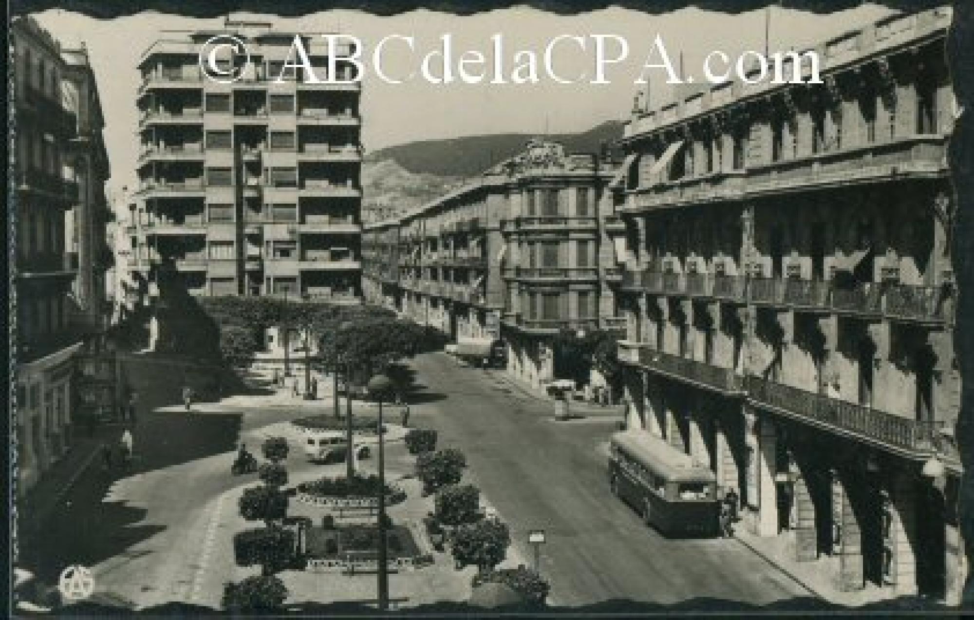 Oran - Rues  - la place des victoires
