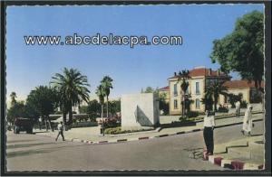 Saïda  - le cadran solaire et la place