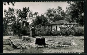 Taher  - abreuvoir près de la maison de l'administrateur