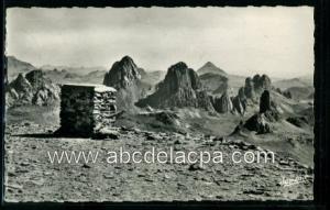 Tamanrasset  - assekrem - vue générale sur le massif - au premier plan, table d'orientation
