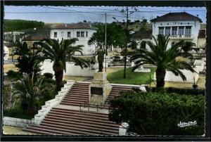 Tipaza  - le monument aux morts - la mairie - les écoles