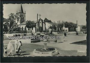 Tipaza  - l'eglise et la mairie