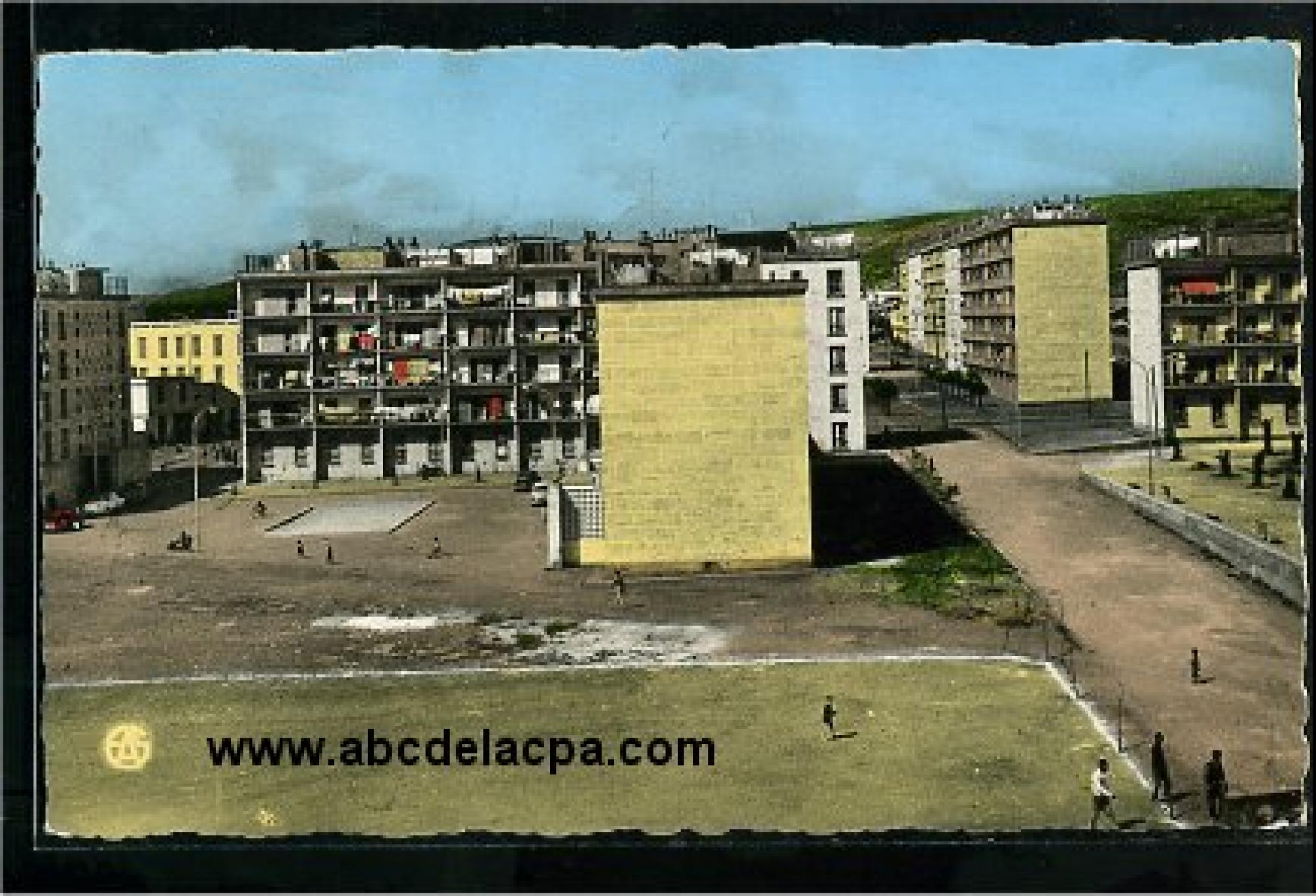 Oran -      Bâtiments  - cité h.l.m. les mimosas