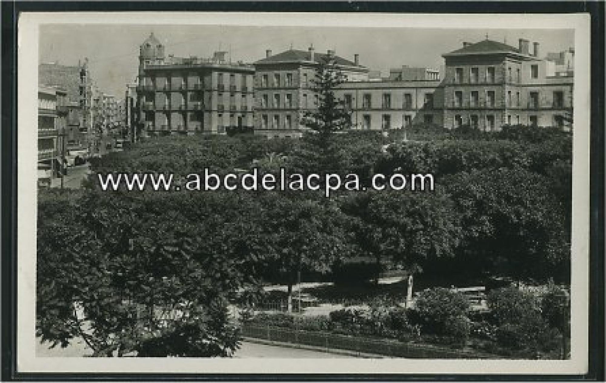 Oran -      Bâtiments  - square garbé et la gendarmerie