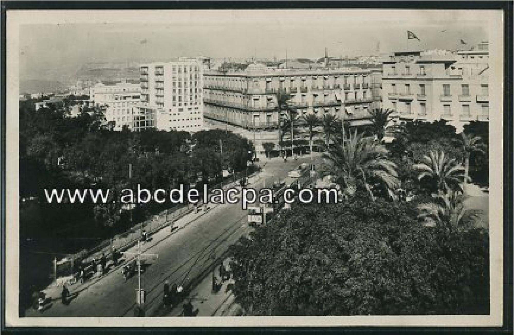 Oran -      Bâtiments  - carrefour du boulevard clemenceau et l'hôtel continentale