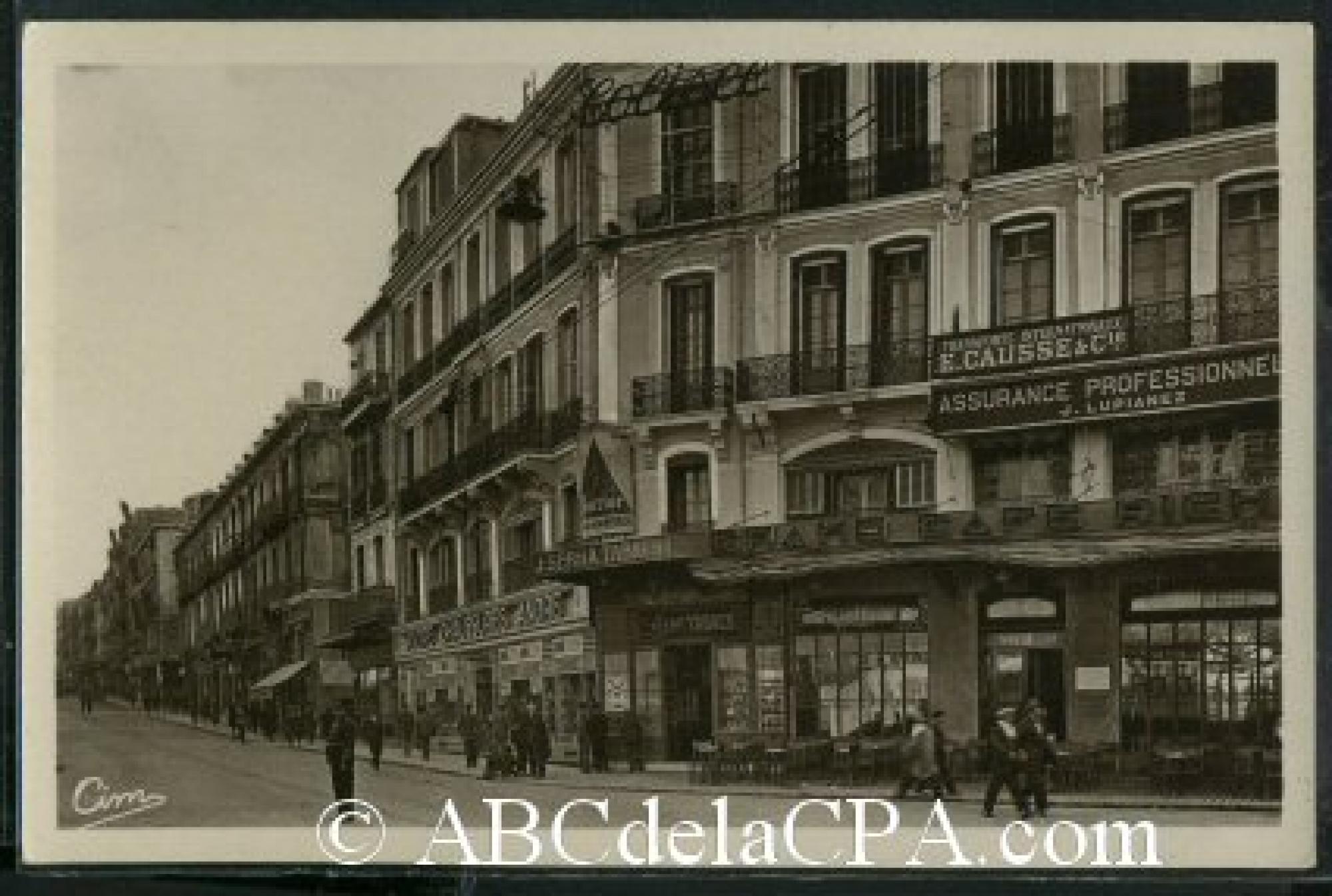 Oran -      Bâtiments  - boulevard clémenceau - grand café riche et tabac serra