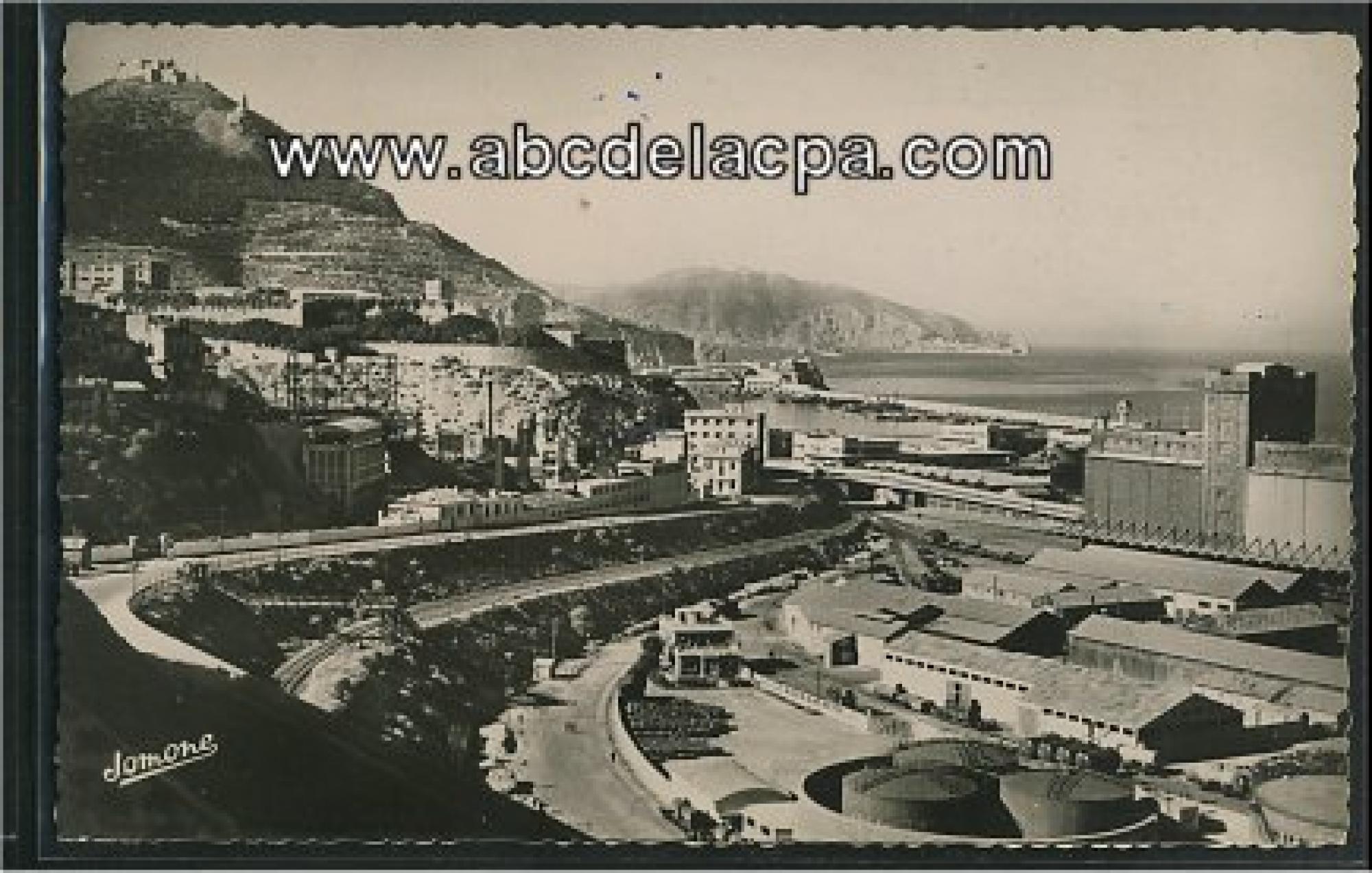 Oran - Le port  - vue générale du vieux port et santa cruz
