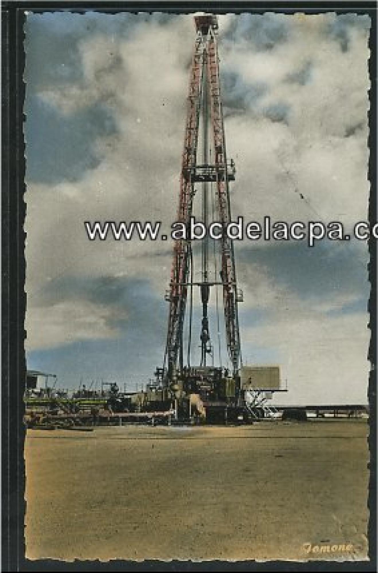 Ouargla  - sonde de forage super 7-11 de la c.f.p., près la route de maison verte à ouargla