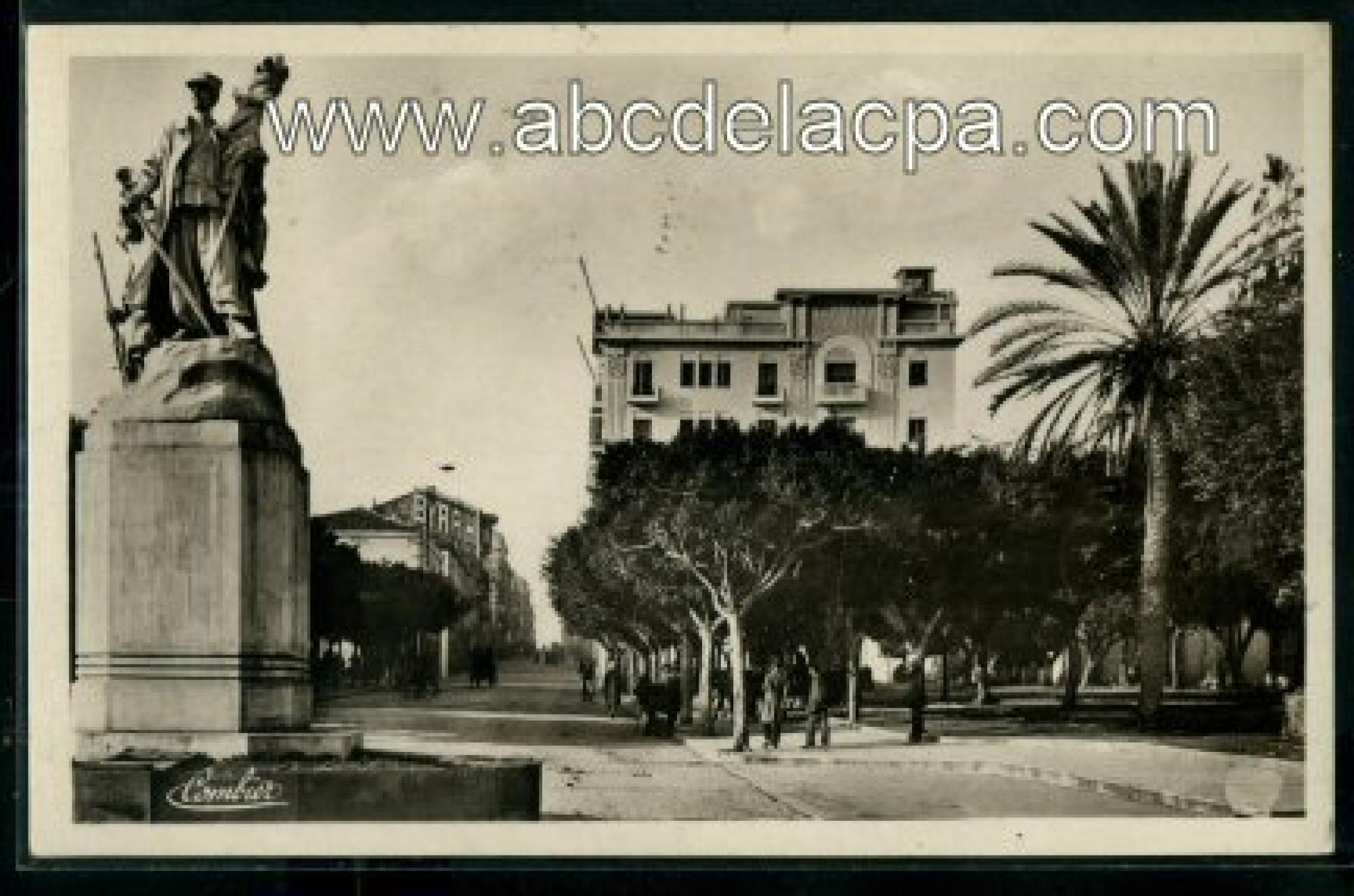 Philippeville   (Skikda)  - monument belloc et la maison du colon