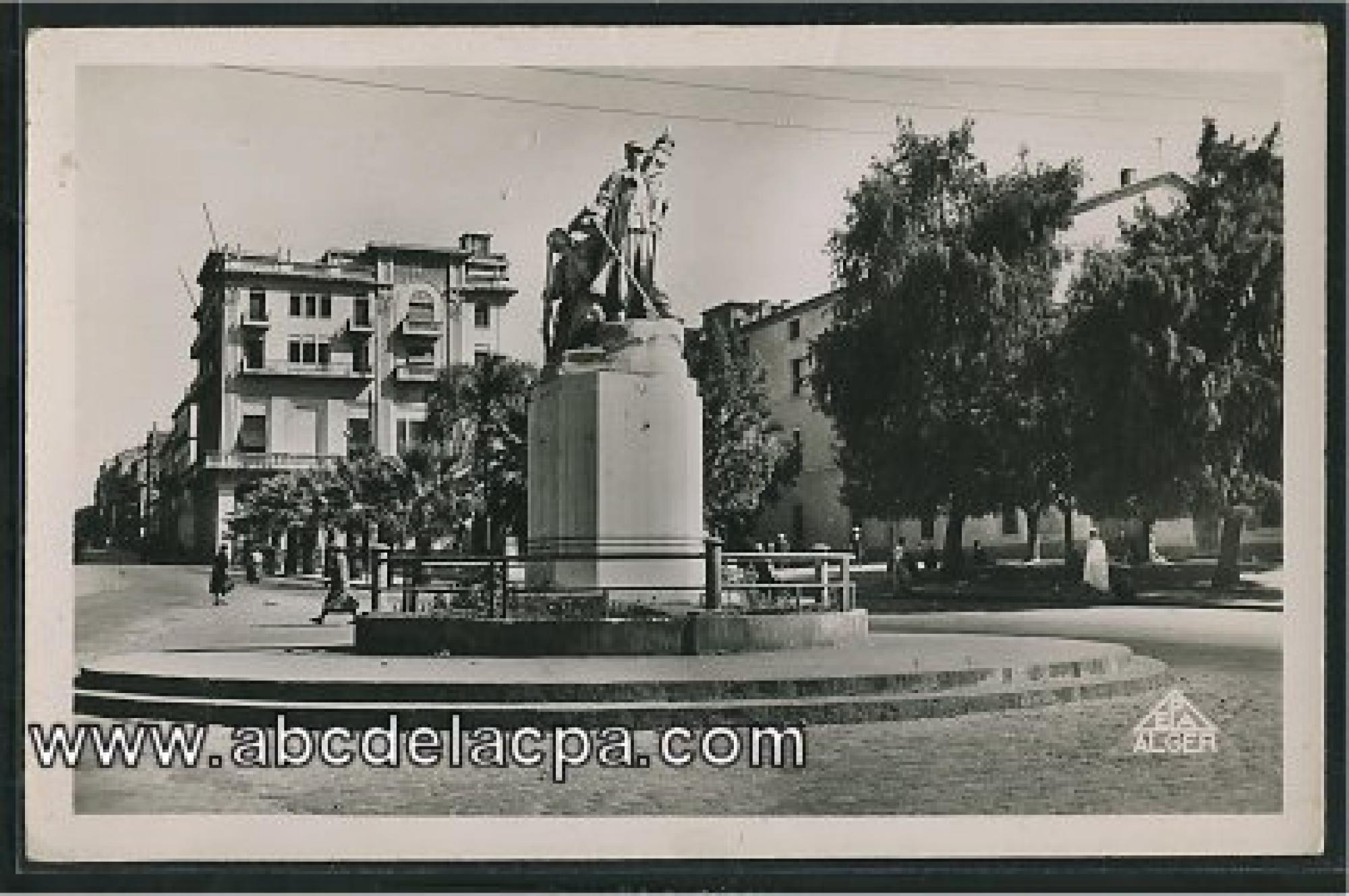 Philippeville   (Skikda)  - monument du 3e zouaves