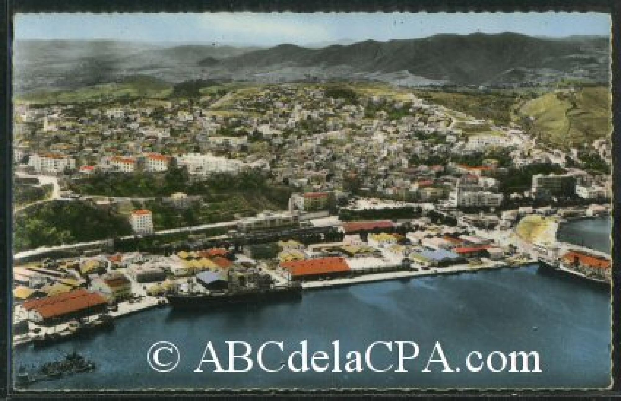 Philippeville   (Skikda)  - vue sur le port et la ville