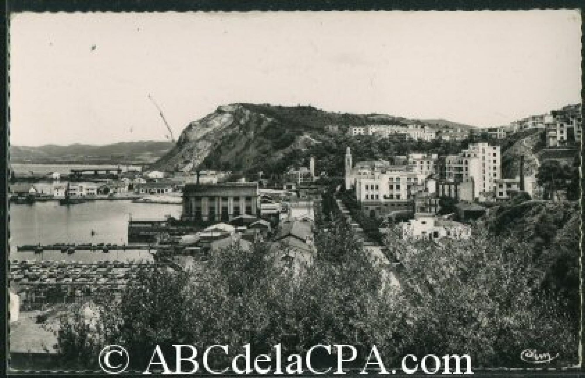 Philippeville   (Skikda)  - perspective sur la gare et le port