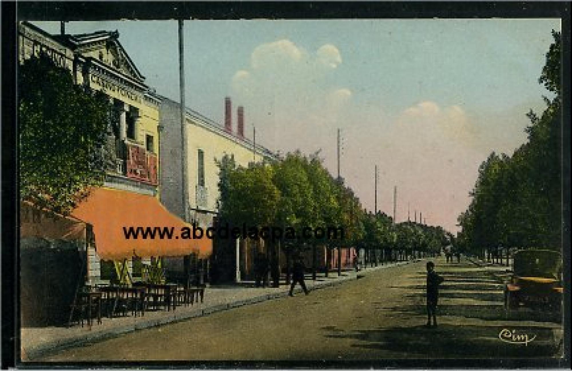 Relizane  - boulevard victor hugo et casino