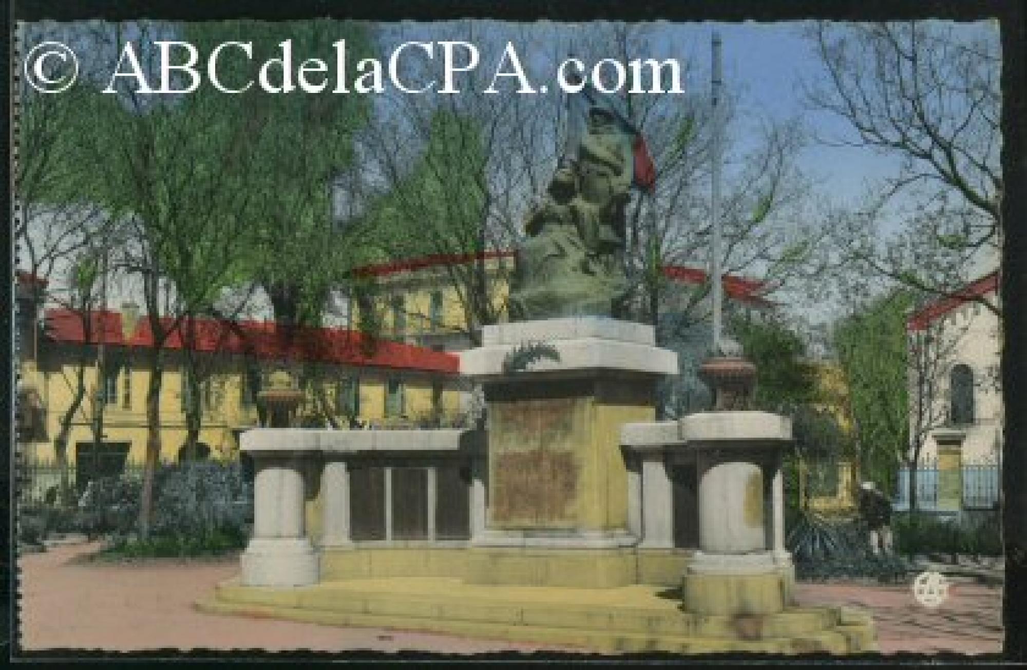 Sétif  - le monument aux morts