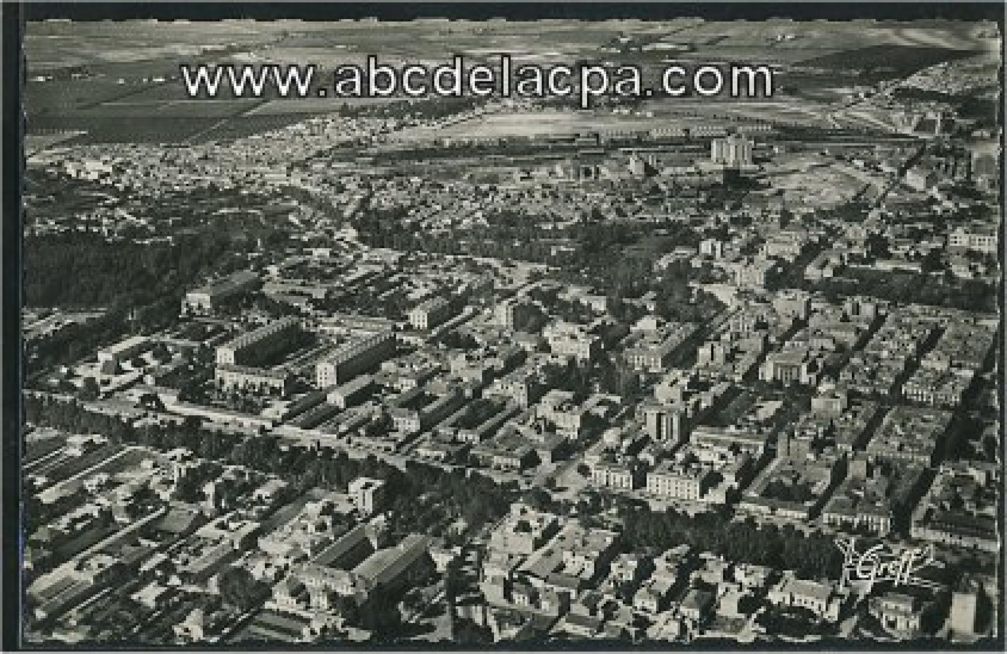 Sidi Bel Abbes  - vue aérienne - place carnot - monument aux morts