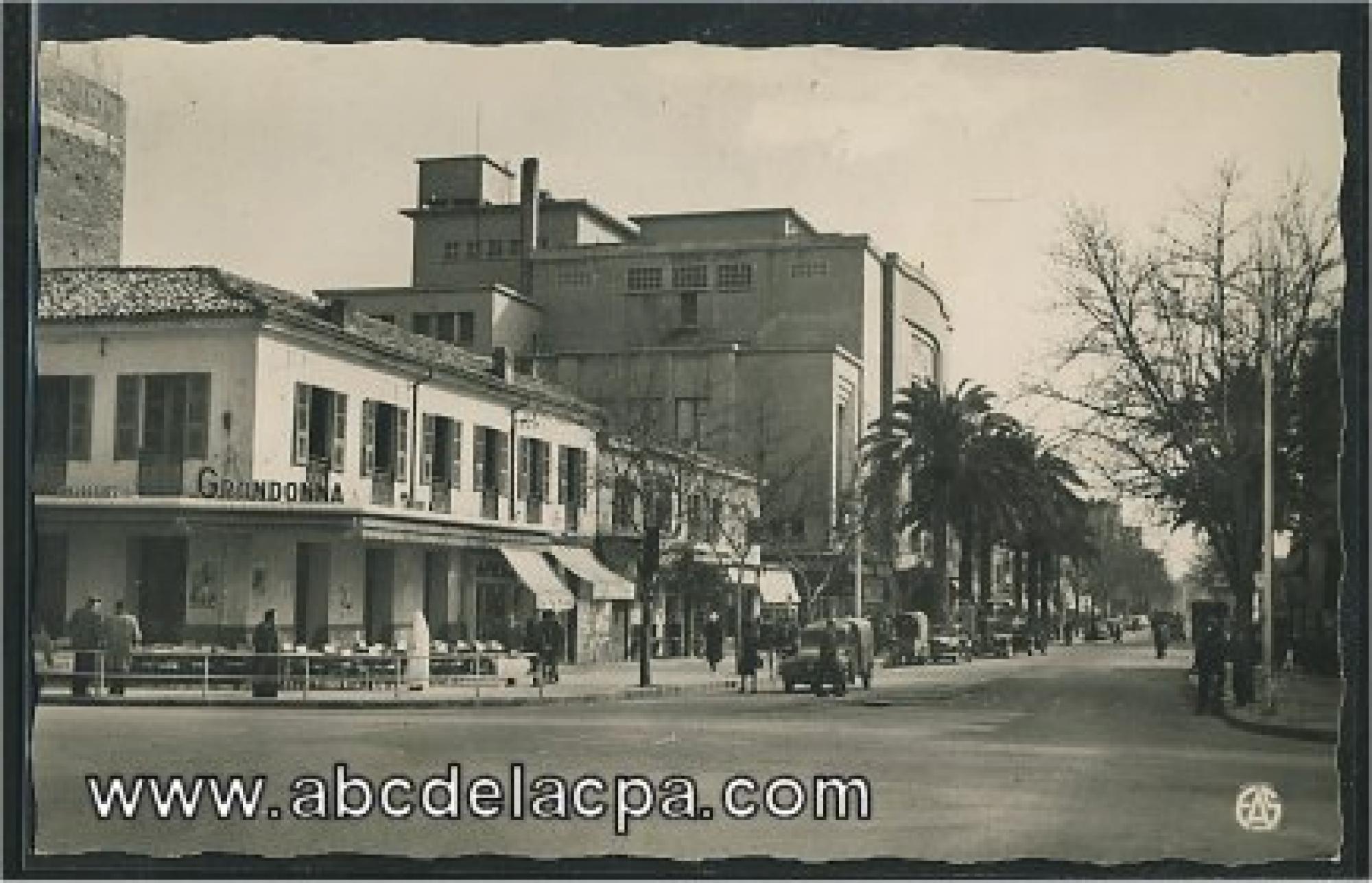 Sidi Bel Abbes  - boulevard de la république et le théâtre