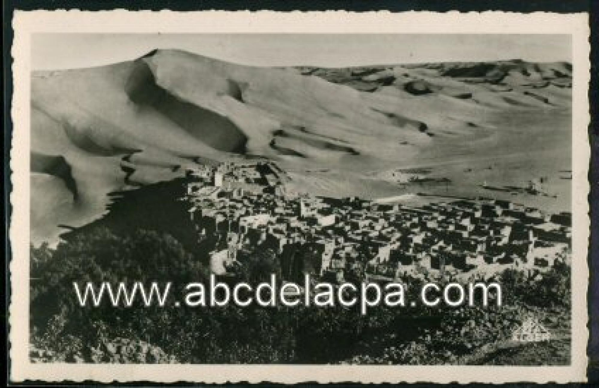 Taghit  - vue d'ensemble et dunes du grand erg