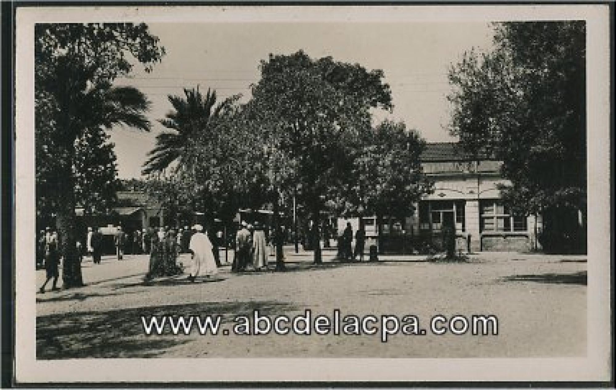 Taher  - la place et l'hôtel