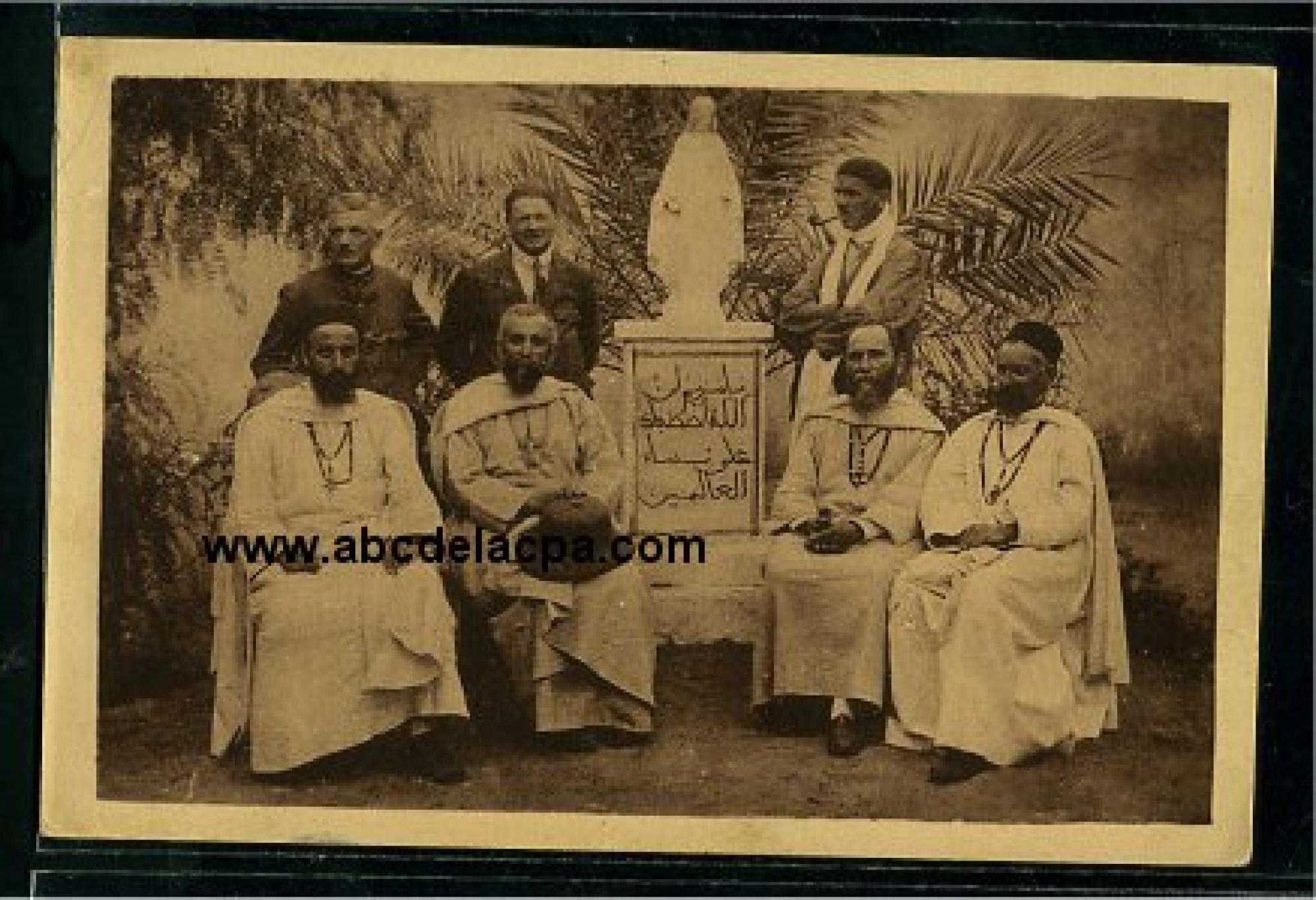 Tamanrasset  - membres de la mission d'exhumation du père de foucauld - mm.Â r.Â prouho, cante et lebhertz ; rr.pp.Â foca, monseigneur nouet, constantin, joyeux