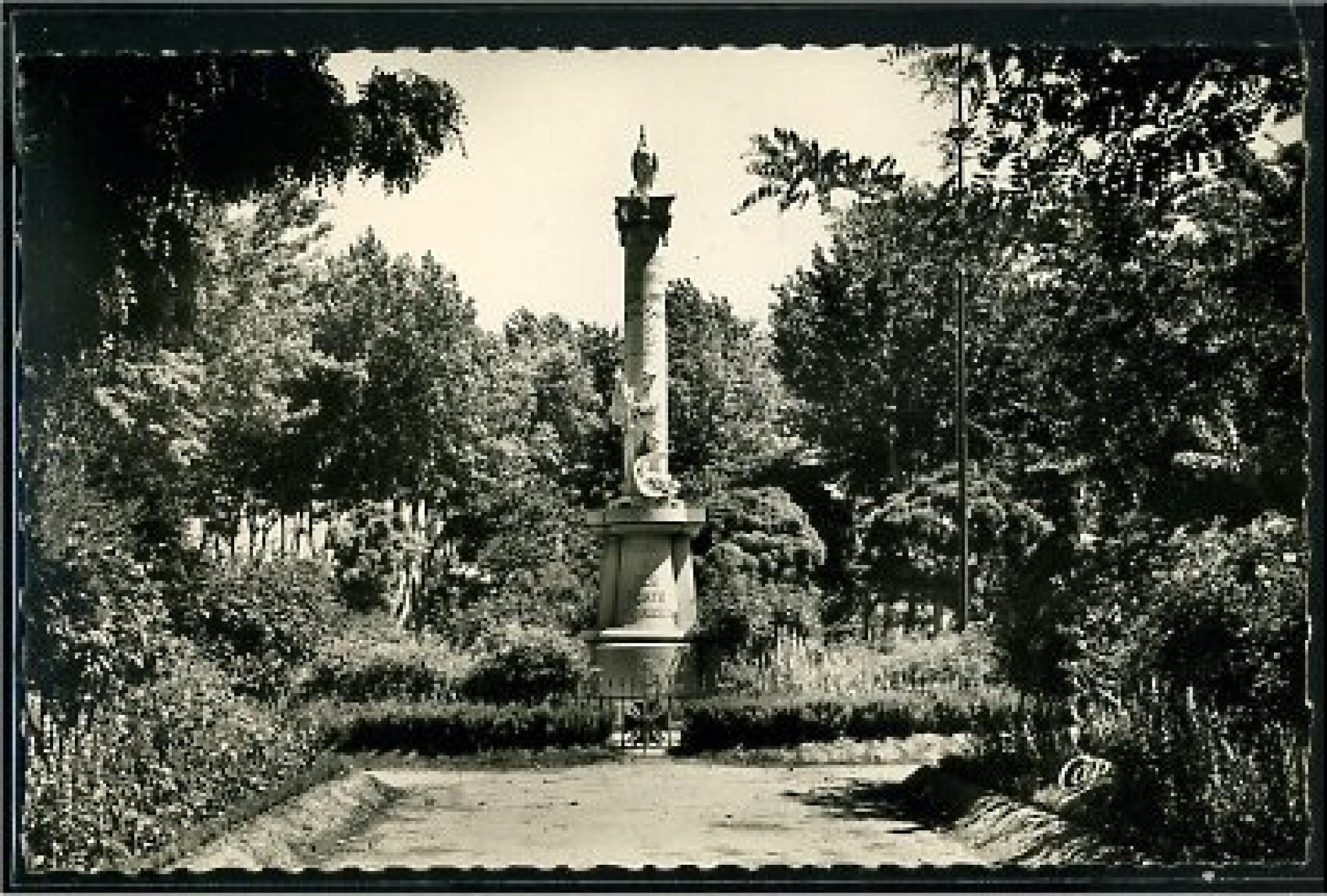Tiaret  - le monument aux morts (paul chappuis, architecte)