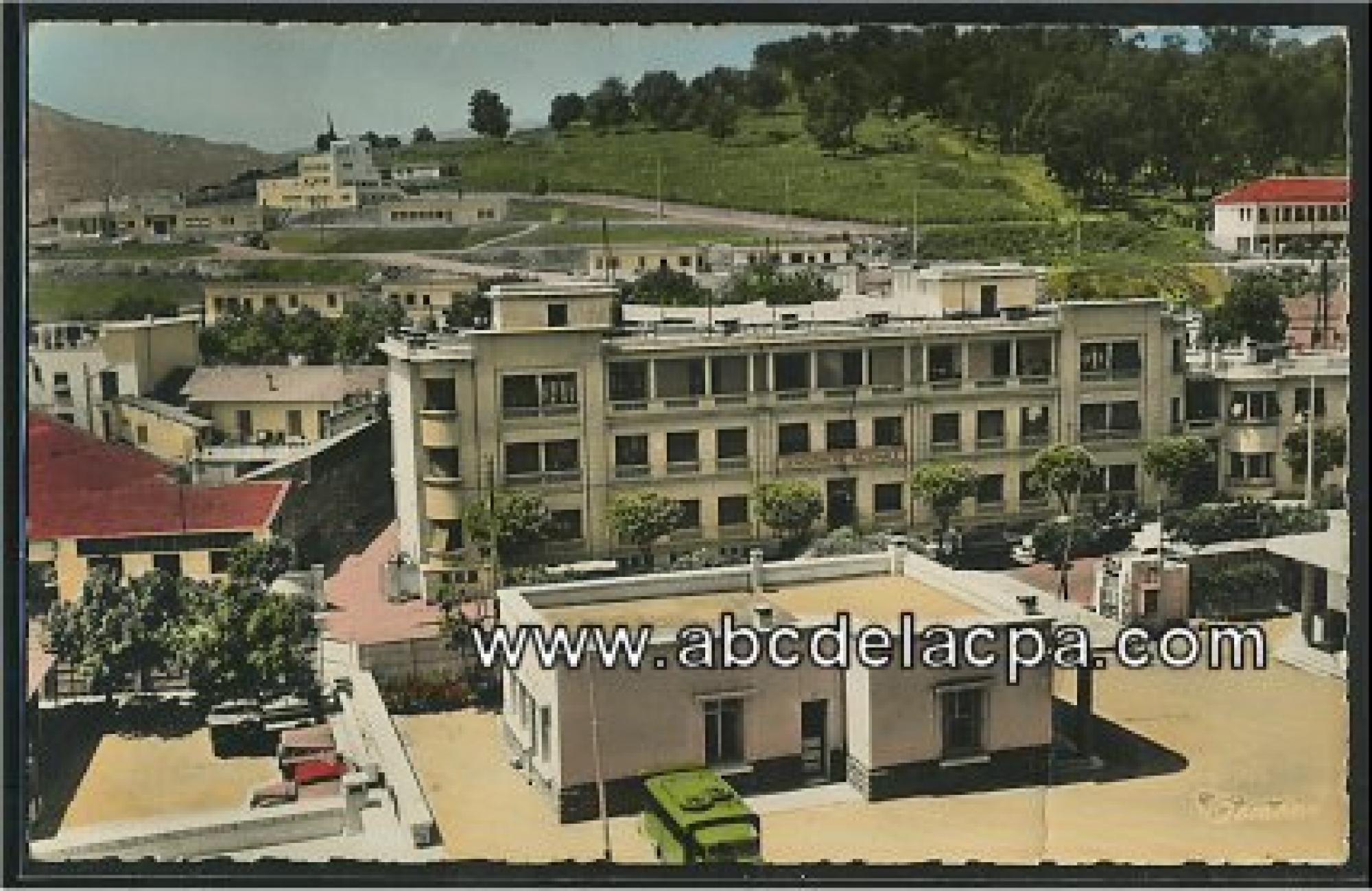 Tizi Ouzou  - la gendarmerie nationale et perspective sur les hauteurs