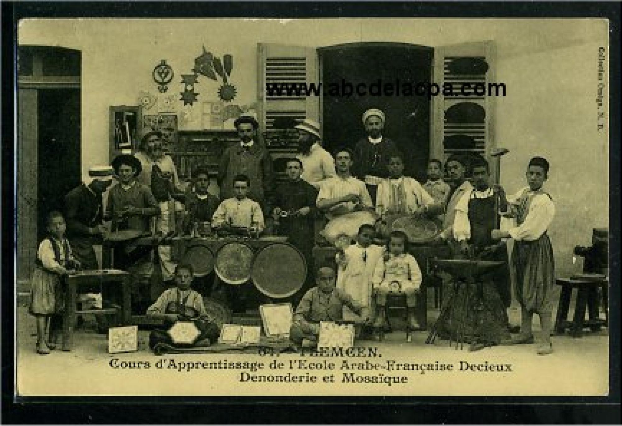 Tlemcen  - cours d'apprentissage de l'école arabe française decieux - denonderie et mosaïque