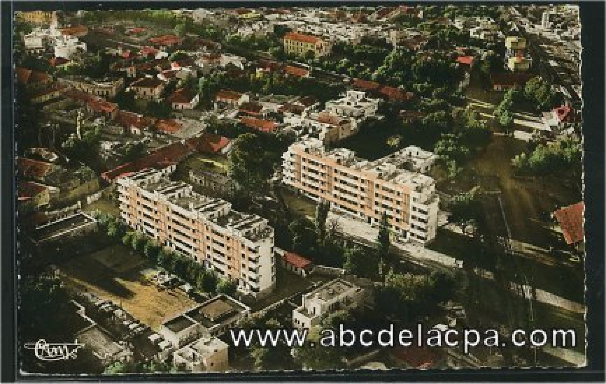 Tlemcen  - vue aérienne sur les immeubles de la garde mobile