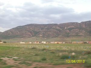 مساكن قرطاس وغول وتيغزة كلهم خارج قرية يابوس