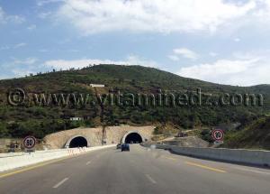 tunnel autoroute est ouest Lakhdaria algerie photo 2013